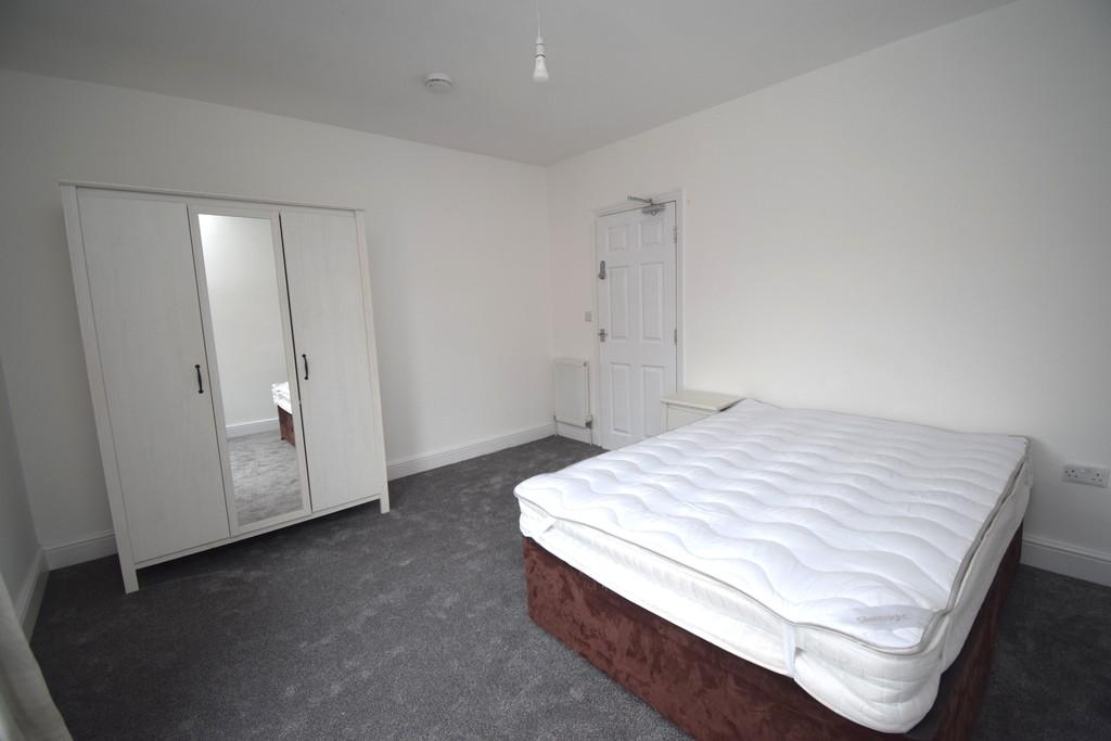 Bedroom 1 (2)