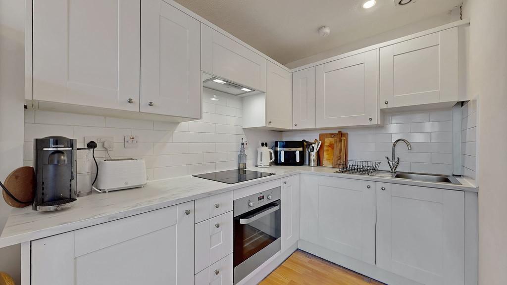 23-web-or-mls-6 Kirkwell Road Flat 3.3 21