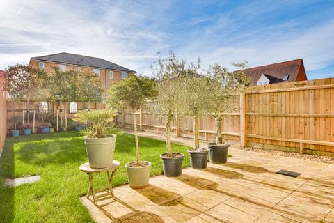 3 bedroom end of terrace house for sale, Woodlands Park Drive, Great Dunmow