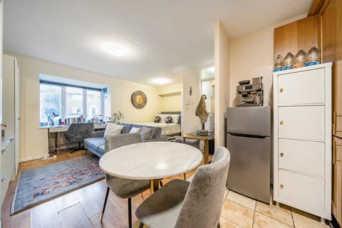 undefined, Ashbourne Road, London