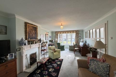 undefined, Courtenay Place, Hampshire SO41