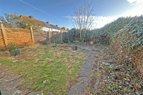 4 bedroom semi-detached house to rent, The Gardens, West Sussex BN42