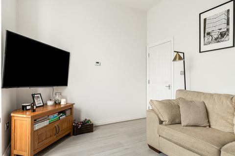 2 bedroom ground floor flat for sale, Orchard Gardens, Teignmouth, TQ14 8DJ