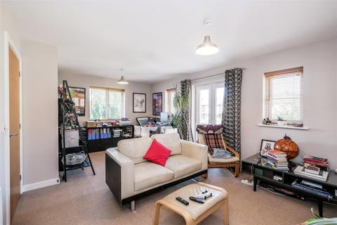 1 bedroom apartment for sale, Alveston Square, South Woodford