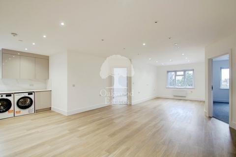 2 bedroom apartment to rent, High Street, Langley SL3
