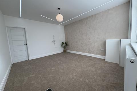 4 bedroom terraced house for sale, Halliwell Road, Halliwell, Bolton