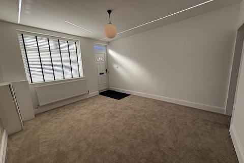 4 bedroom terraced house for sale, Halliwell Road, Halliwell, Bolton