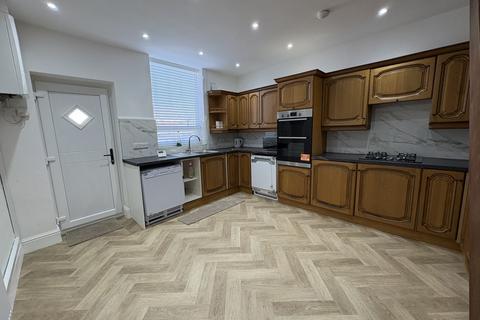 4 bedroom terraced house for sale, Halliwell Road, Halliwell, Bolton