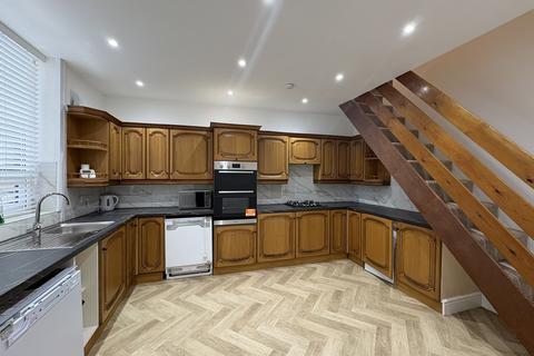 4 bedroom terraced house for sale, Halliwell Road, Halliwell, Bolton