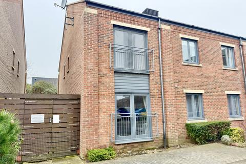 2 bedroom ground floor flat for sale, Searle Drive, Gosport PO12