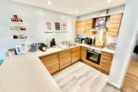 2 bedroom ground floor flat for sale, Searle Drive, Gosport PO12