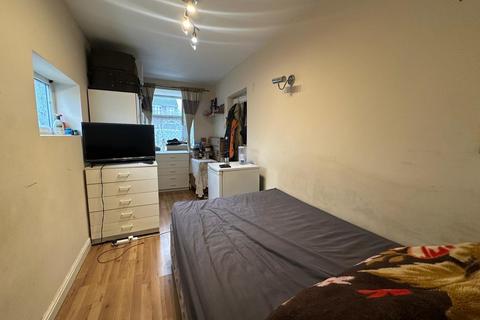 1 bedroom semi-detached house to rent, Studio 1, Shaftesbury Avenue, South Harrow, Harrow