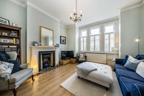 2 bedroom flat for sale, Rowfant Road, London SW17