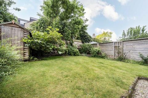 2 bedroom flat for sale, Rowfant Road, London SW17