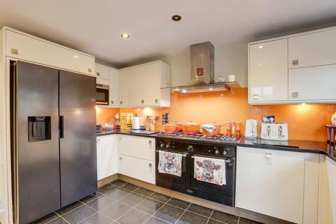 undefined, Larch Close, Nottingham NG5