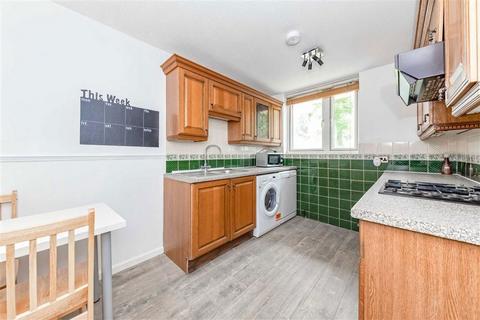 2 bedroom flat to rent, Woolstaplers Way, London SE16