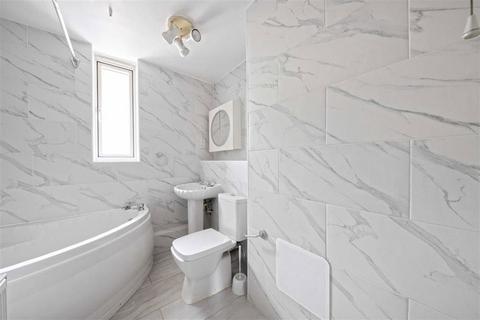 2 bedroom flat to rent, Woolstaplers Way, London SE16