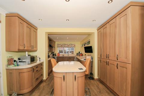 3 bedroom detached house for sale, Peterborough Road, Whittlesey, Peterborough