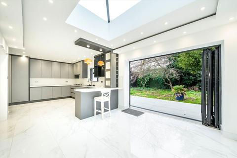 undefined, Elmsworth Avenue, Hounslow TW3