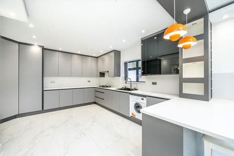 undefined, Elmsworth Avenue, Hounslow TW3