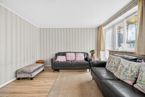 2 bedroom apartment for sale, Osman Close, London N15