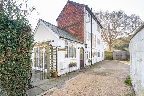 2 bedroom detached house for sale, Old Reigate Road, Betchworth