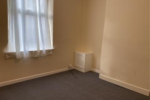 3 bedroom terraced house to rent, Sotheron Street, Goole