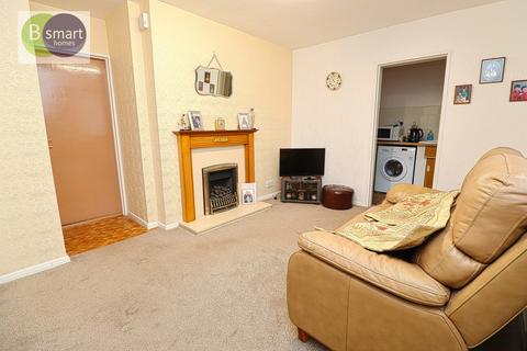 3 bedroom semi-detached house for sale, Laburnum Grove, Doncaster DN12