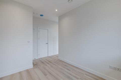 undefined, 5 Frayswater Place, Uxbridge