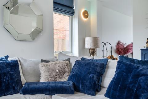 5 bedroom detached house for sale, Vickers Close, Longcross