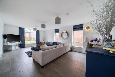 5 bedroom detached house for sale, Vickers Close, Longcross