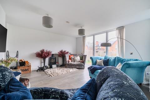 5 bedroom detached house for sale, Vickers Close, Longcross