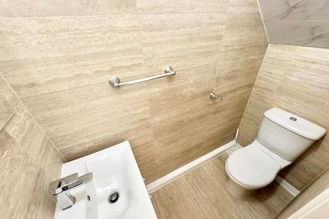 3 bedroom semi-detached house to rent, Brook Chase Mews, Nottingham, NG9