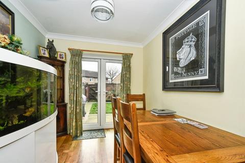 3 bedroom terraced house for sale, Peregrine Court, Calne