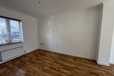 3 bedroom terraced house for sale, Peregrine Court, Calne