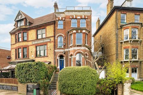 2 bedroom flat to rent, Peckham Rye, London SE22