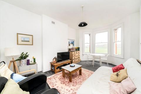 2 bedroom flat to rent, Peckham Rye, London SE22