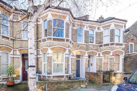 2 bedroom flat to rent, Ballater Road, Clapham, London, SW2