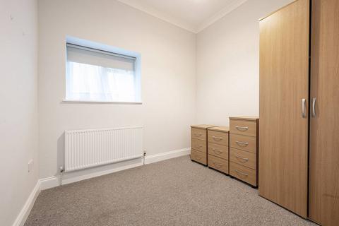 2 bedroom flat to rent, Freeland Road, Ealing, London, W5