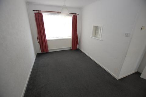 3 bedroom semi-detached house to rent, Old Road, Greater Manchester OL6