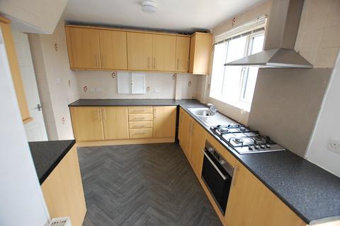 3 bedroom semi-detached house to rent, Old Road, Greater Manchester OL6