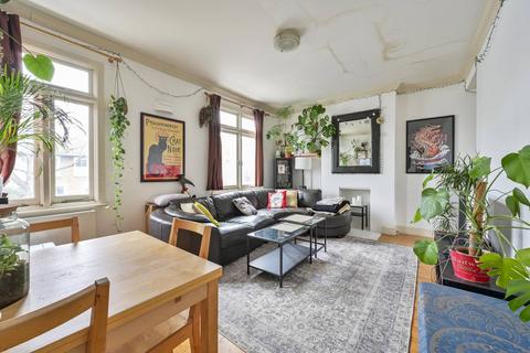 2 bedroom flat to rent, Merton Road, Wandsworth, London, SW18