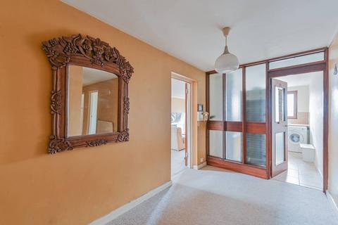 2 bedroom flat for sale, Lime Court, Gipsy Lane, West Putney, London, SW15