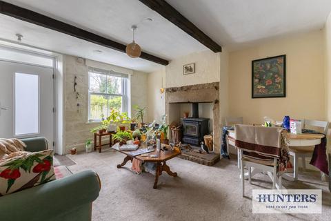 4 bedroom terraced house for sale, Leafield Place, Yeadon, Leeds