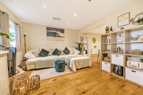 2 bedroom flat to rent, Worple Road, Wimbledon, London, SW19