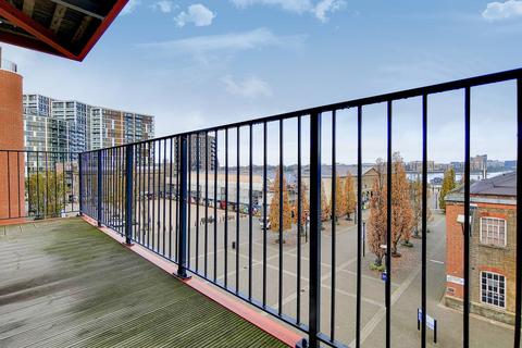 3 bedroom flat to rent, Royal Arsenal, Woolwich, London, SE18