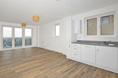 2 bedroom flat to rent - Ridding Lane, Greenford UB6