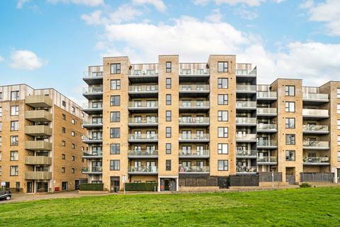 2 bedroom flat to rent, Ridding Lane, Greenford UB6