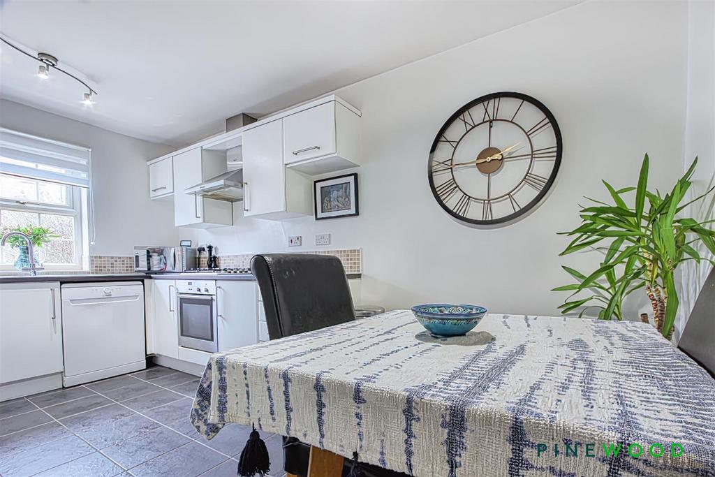 Kitchen diner