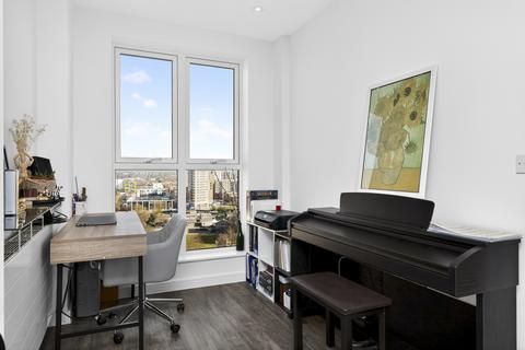 3 bedroom flat for sale, 8 Drydock Square, Barking, IG11